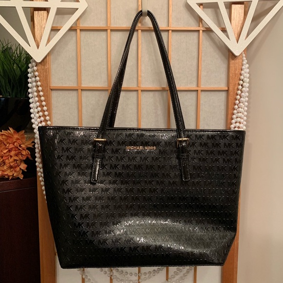 MICHAEL Michael Kors Handbags - 🆕 MICHAEL KORS JET SET TRAVEL MD CARRYALL TOTE